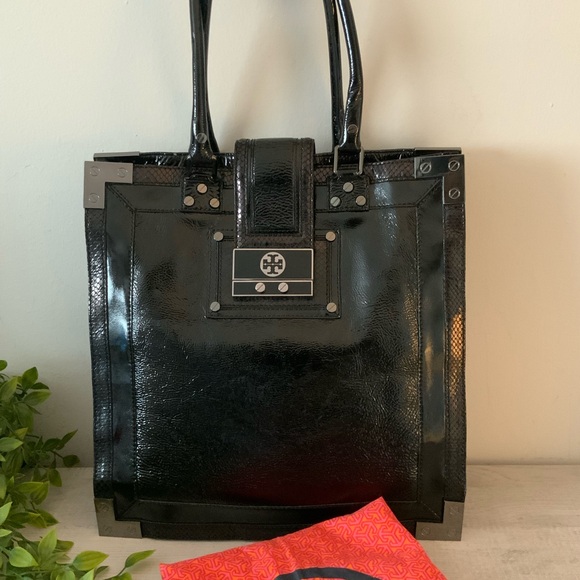 TORY BURCH VINTAGE LARGE PATENT TOTE - Picture 5 of 10